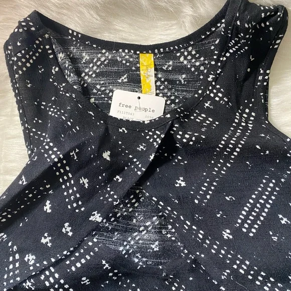 FREE PEOPLE NWT Crinkle Look Through Top in Black Combo Size Small - Picture 6 of 9